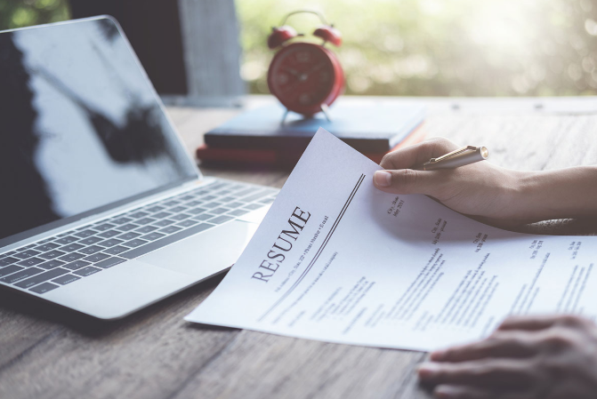 How to Start Over Professionally After Leaving a Job